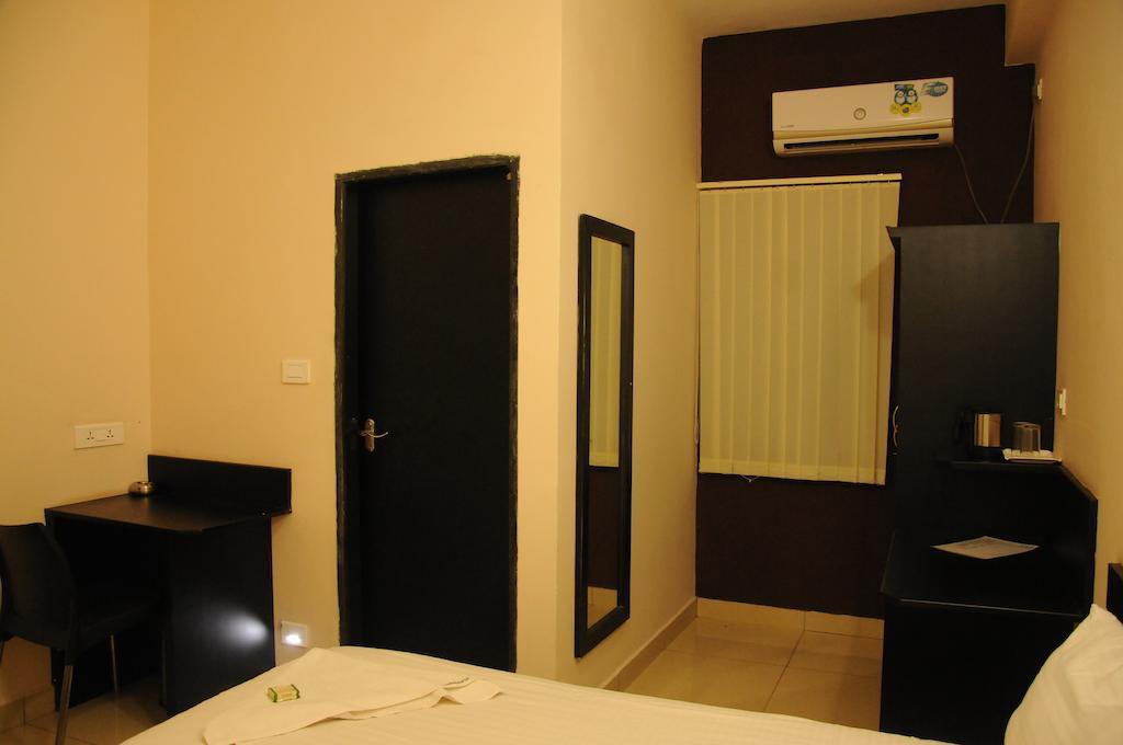 Hotel Sri Krishna Residency Udupi Ruang foto